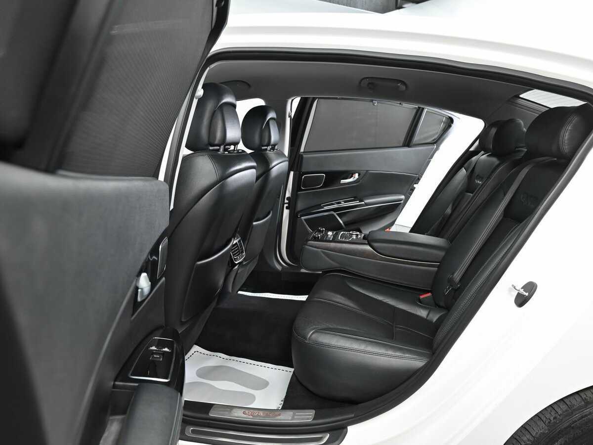 Kia Quoris с пробегом — 2014 год. Фото: #17