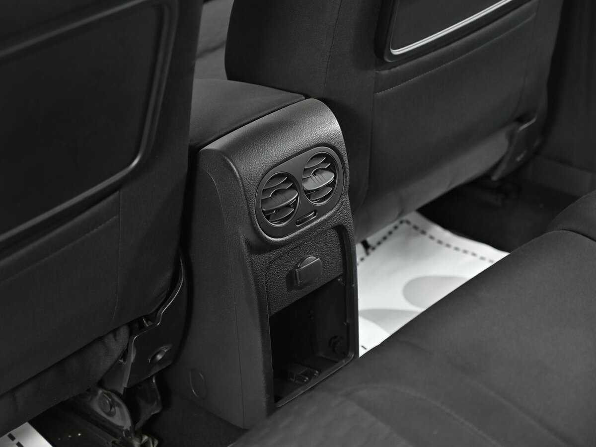 Volkswagen Tiguan с пробегом — 2009 год. Фото: #12