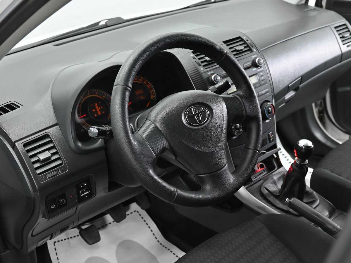 Toyota Corolla с пробегом — 2010 год. Фото: #6