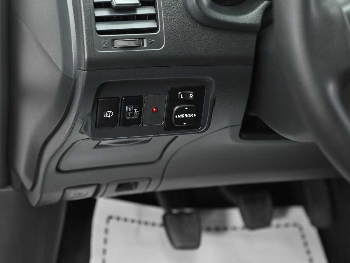 Toyota Corolla с пробегом — 2010 год. Фото: #7