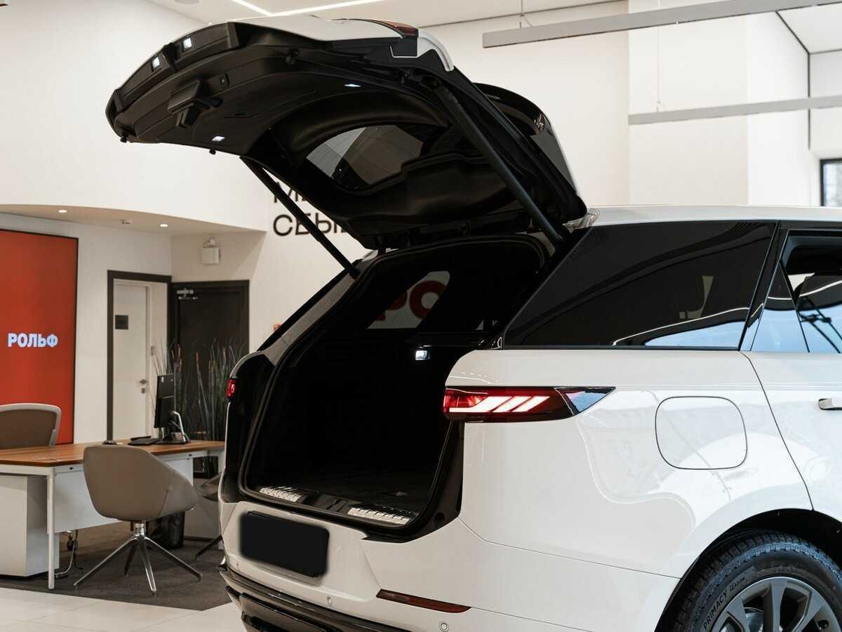 Land Rover Range Rover Sport с пробегом — 2024 год. Фото: #10