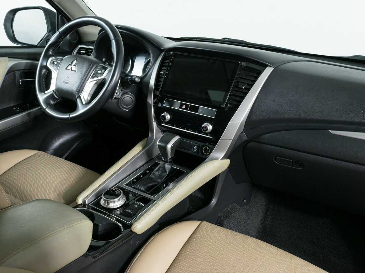 Mitsubishi Pajero Sport с пробегом — 2020 год. Фото: #7