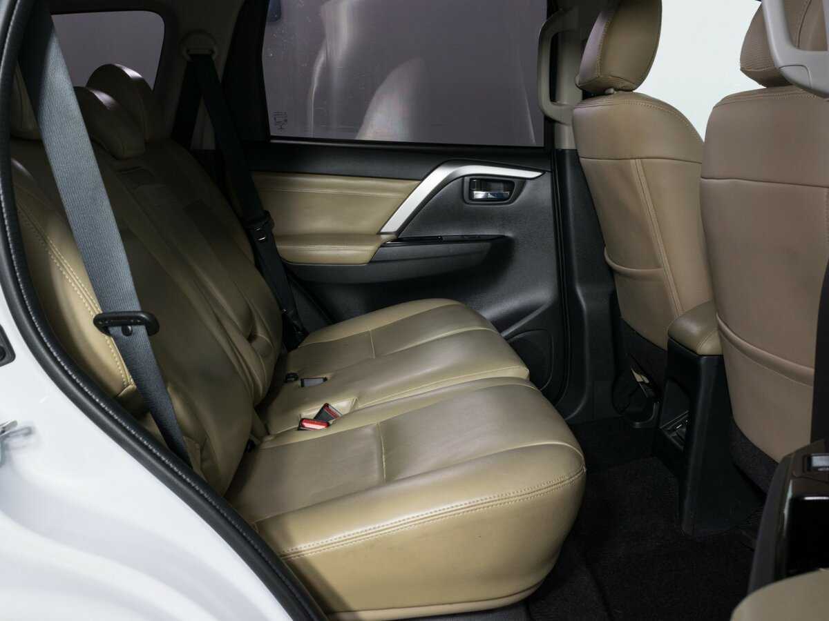 Mitsubishi Pajero Sport с пробегом — 2020 год. Фото: #9