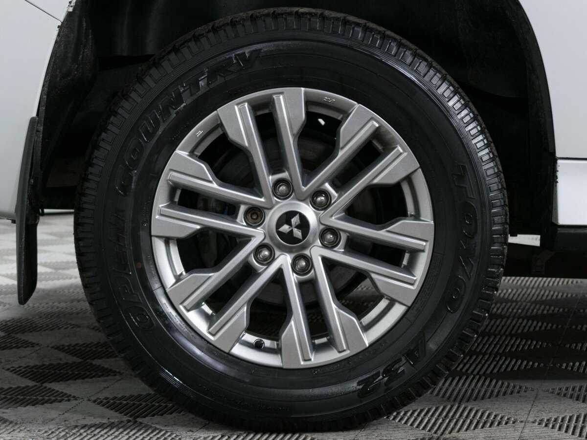 Mitsubishi Pajero Sport с пробегом — 2020 год. Фото: #20