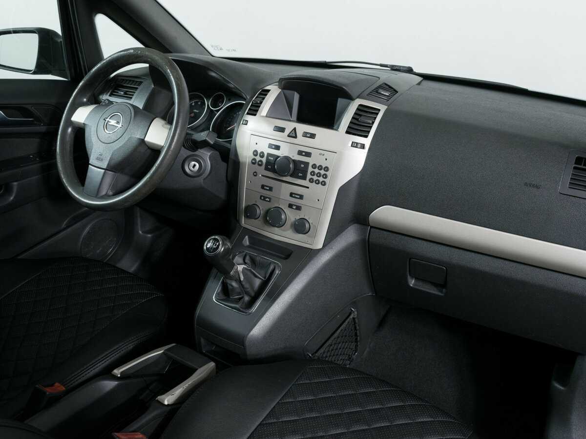Opel Zafira с пробегом — 2008 год. Фото: #6