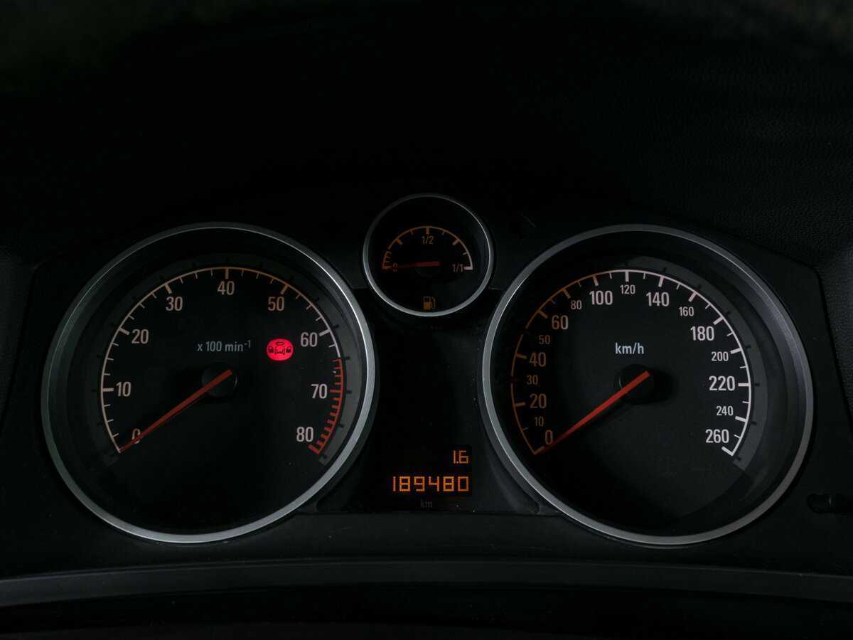 Opel Zafira с пробегом — 2008 год. Фото: #9