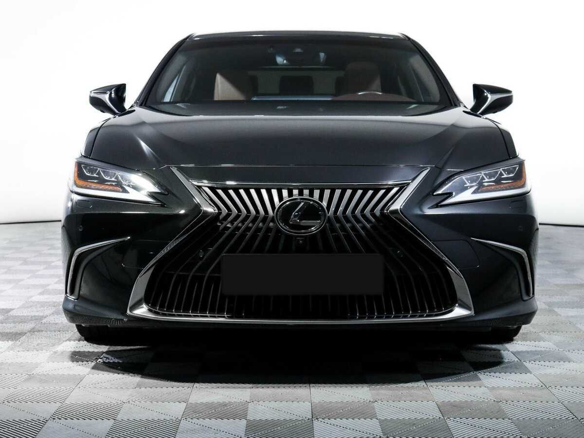 Lexus ES с пробегом — 2019 год. Фото: #1