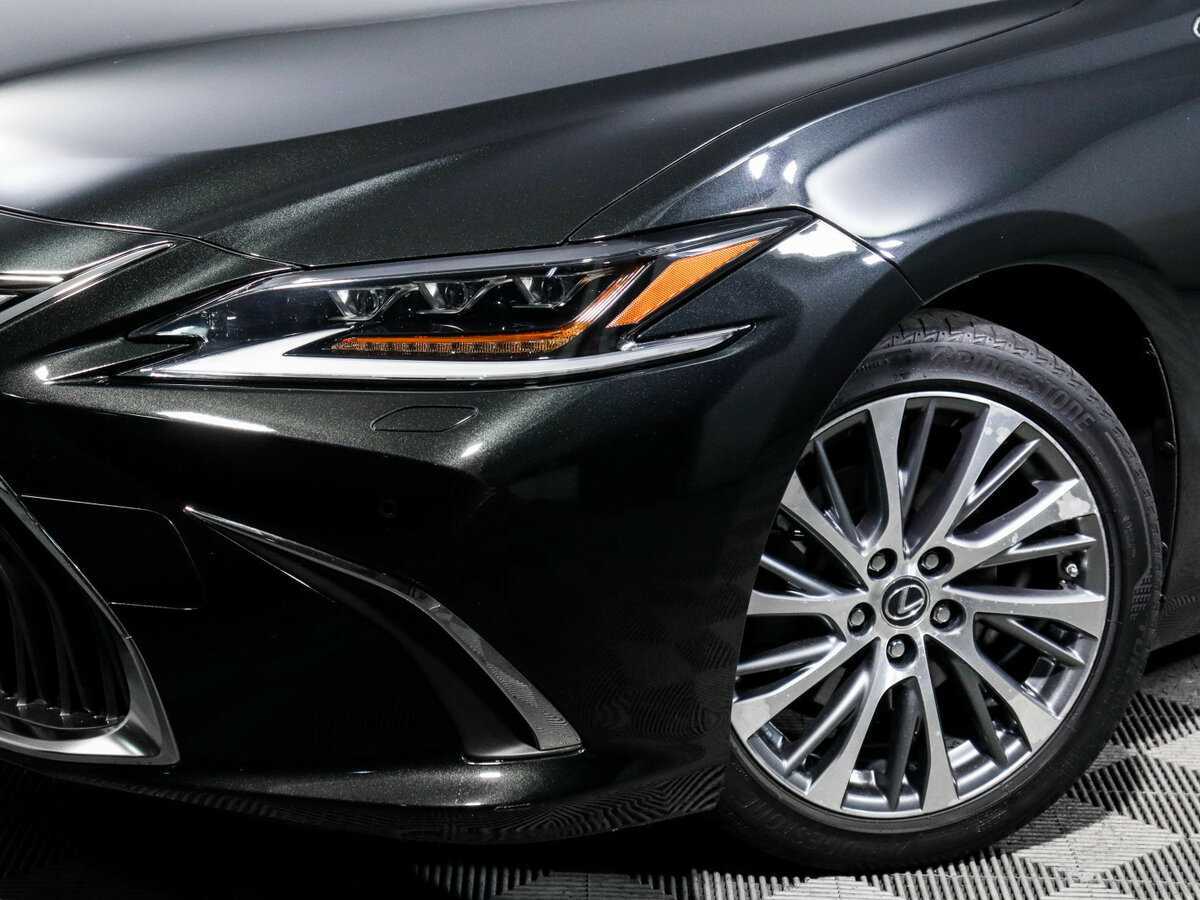 Lexus ES с пробегом — 2019 год. Фото: #13