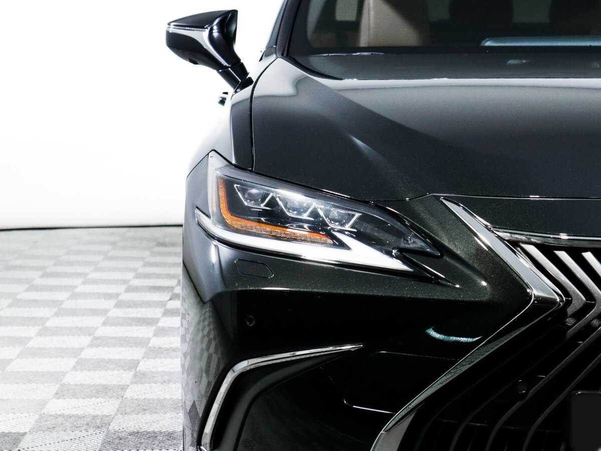Lexus ES с пробегом — 2019 год. Фото: #15