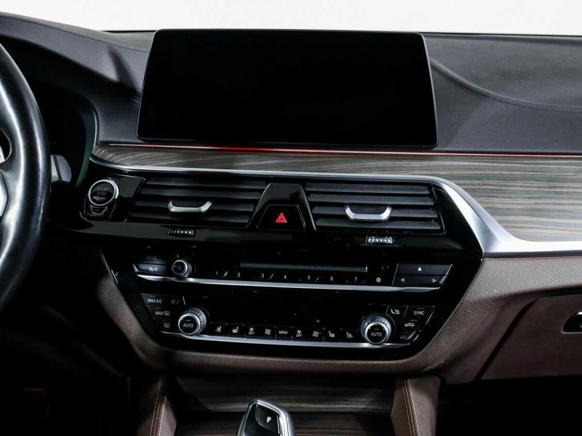 BMW 5 серии с пробегом — 2018 год. Фото: #12