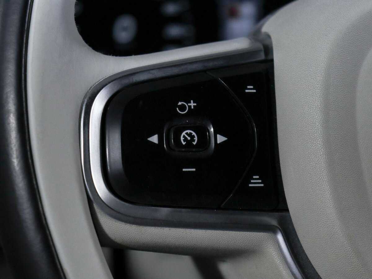 Volvo XC90 с пробегом — 2015 год. Фото: #17