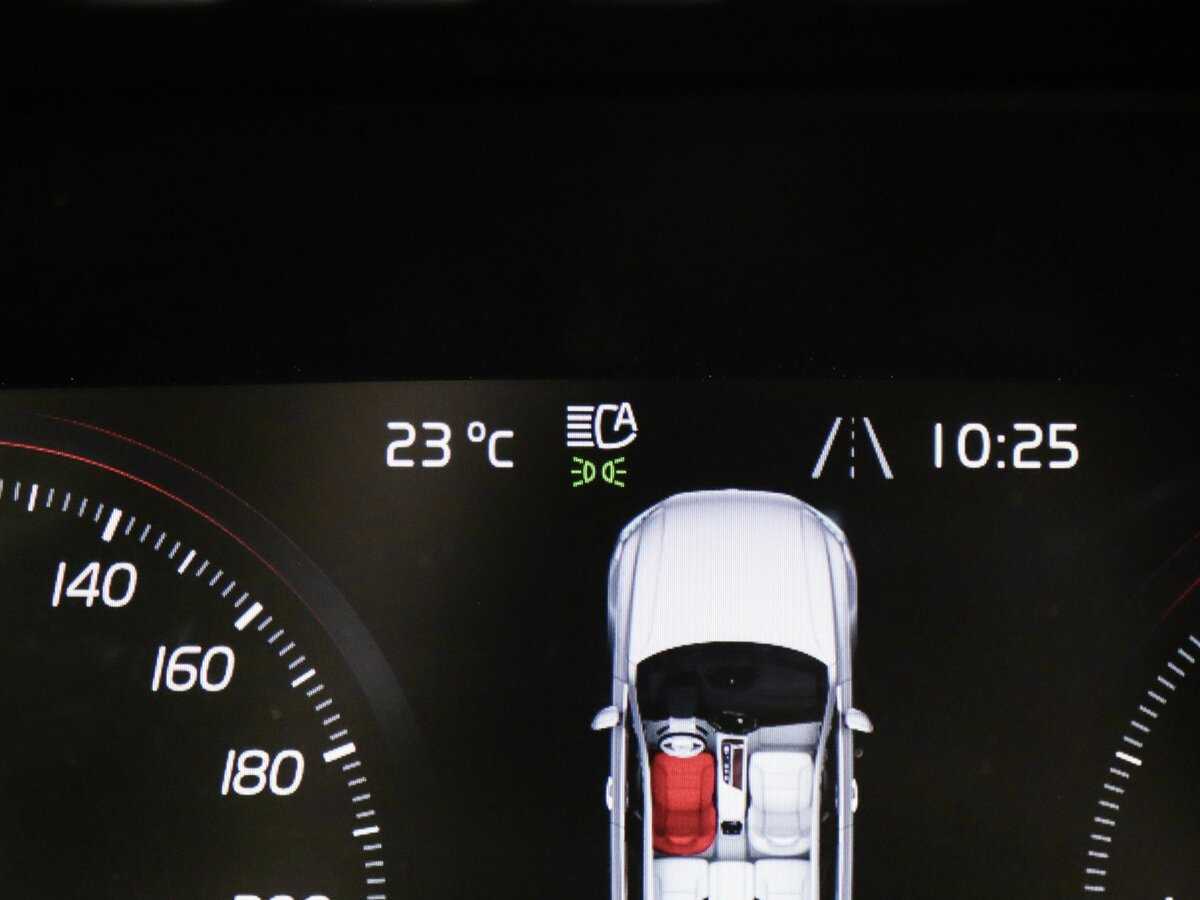 Volvo XC90 с пробегом — 2015 год. Фото: #19