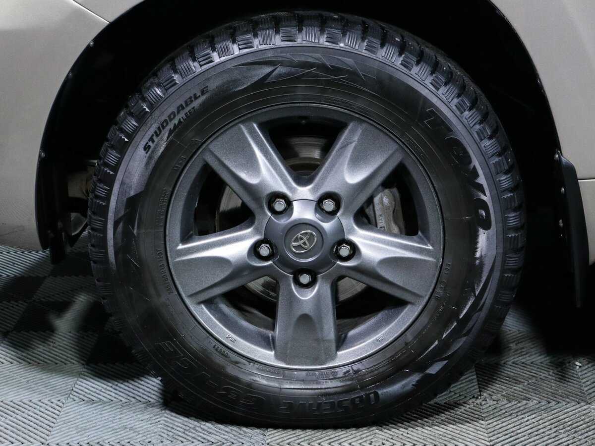 Toyota Land Cruiser с пробегом — 2011 год. Фото: #14