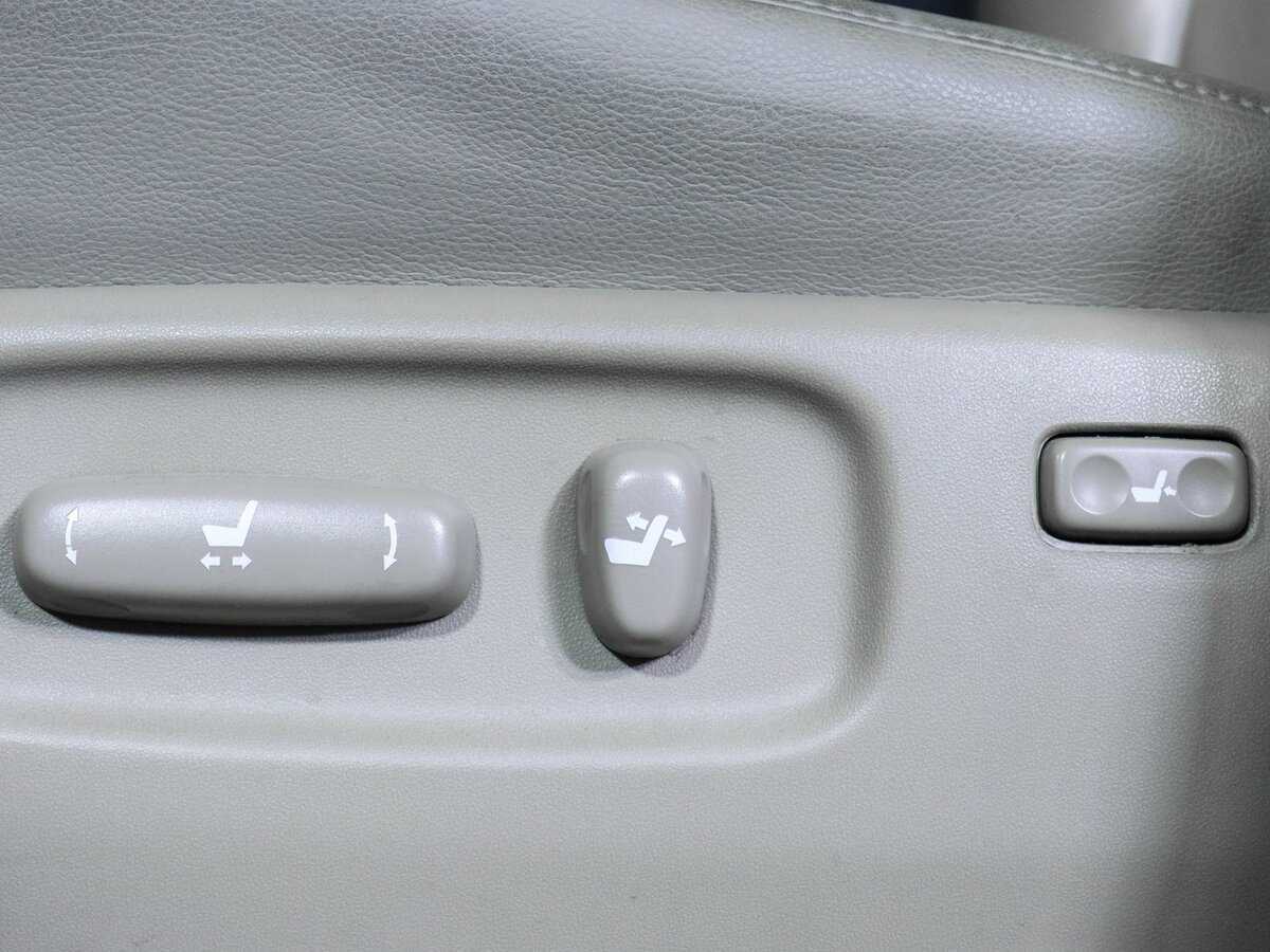 Toyota Land Cruiser с пробегом — 2011 год. Фото: #15