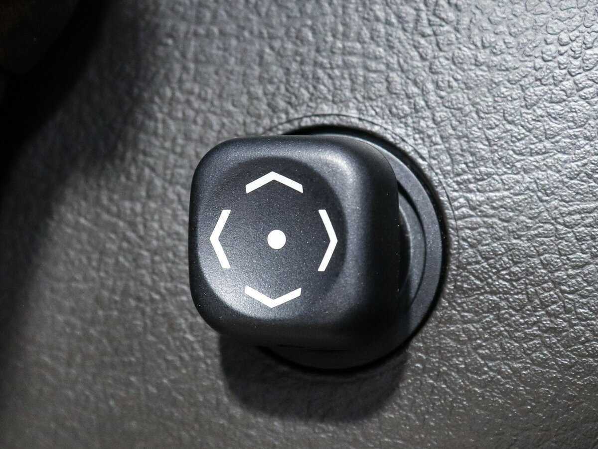 Toyota Land Cruiser с пробегом — 2011 год. Фото: #16