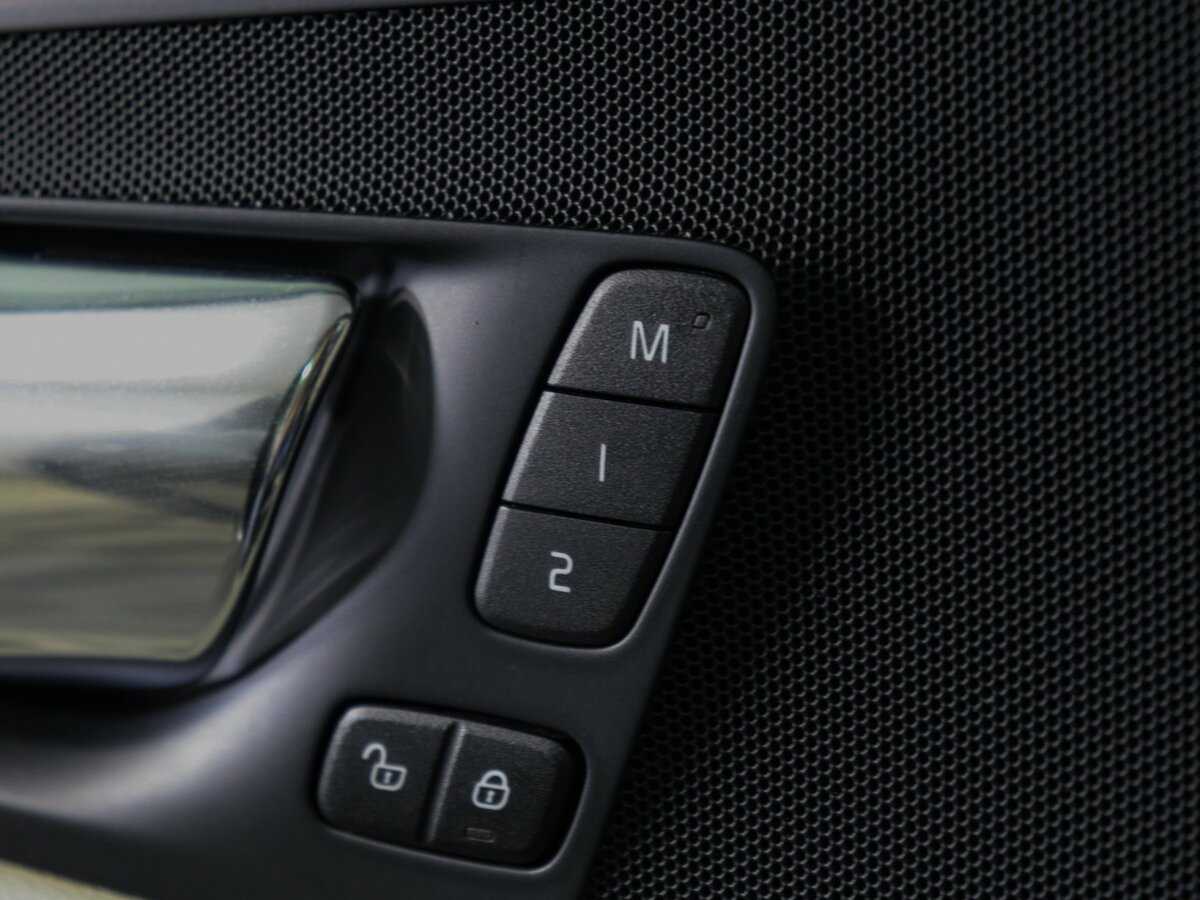 Volvo XC60 с пробегом — 2017 год. Фото: #17