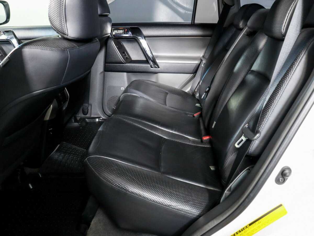 Toyota Land Cruiser Prado с пробегом — 2010 год. Фото: #6