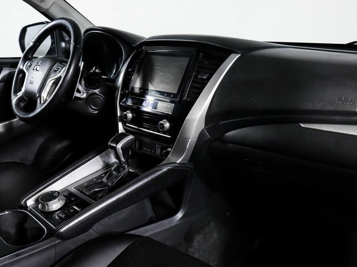 Mitsubishi Pajero Sport с пробегом — 2021 год. Фото: #8