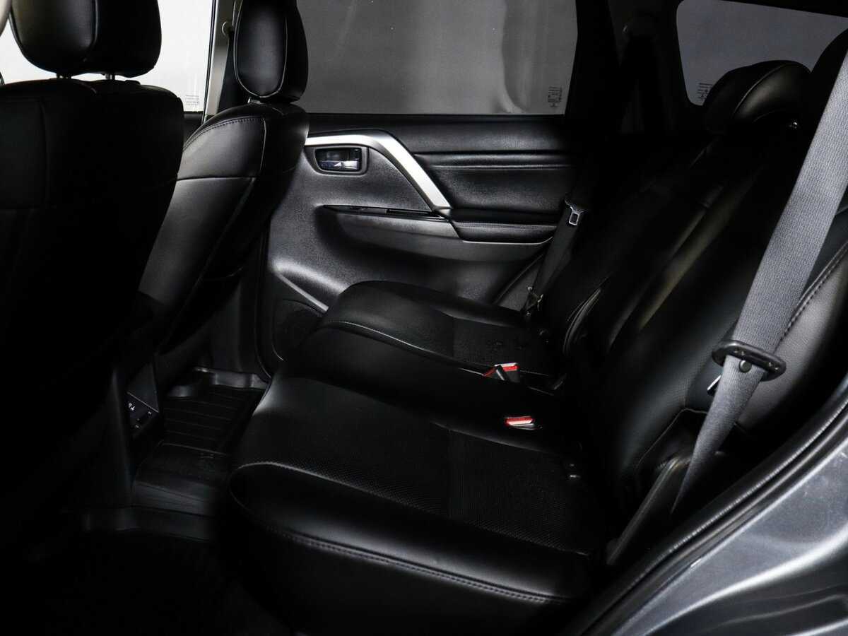 Mitsubishi Pajero Sport с пробегом — 2021 год. Фото: #9