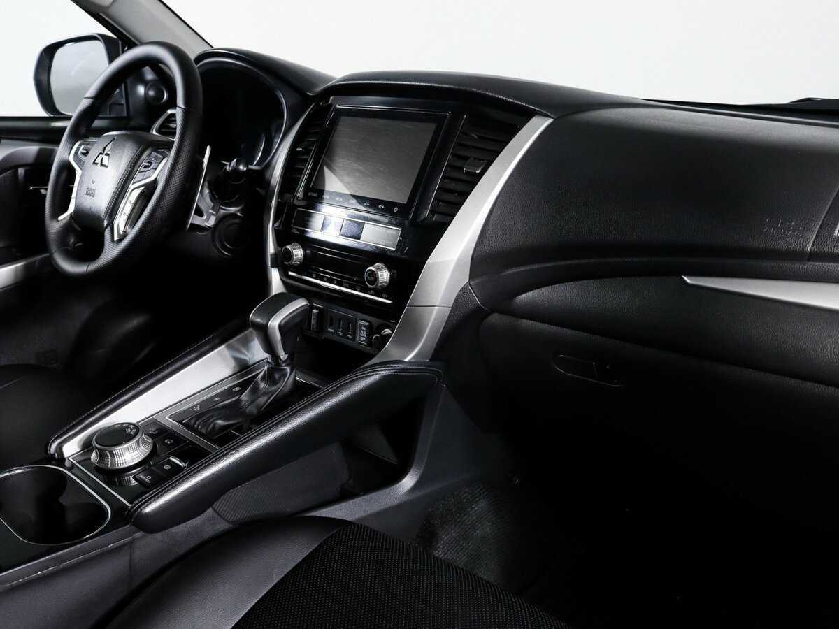 Mitsubishi Pajero Sport с пробегом — 2021 год. Фото: #5