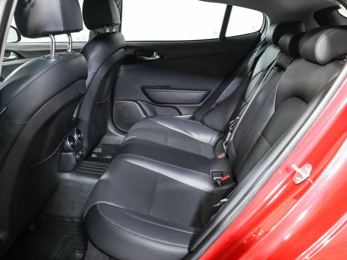 Kia Stinger с пробегом — 2018 год. Фото: #7