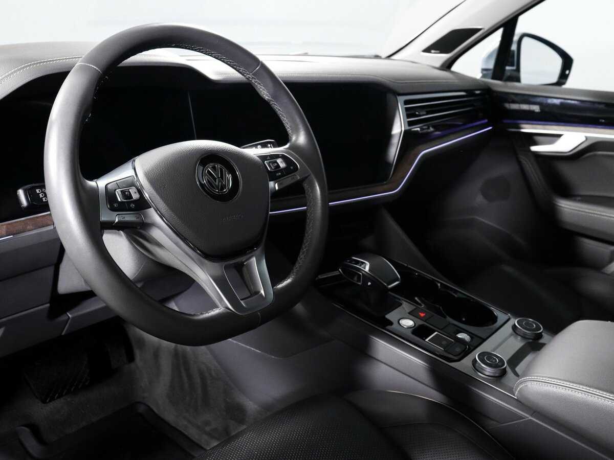Volkswagen Touareg с пробегом — 2018 год. Фото: #13