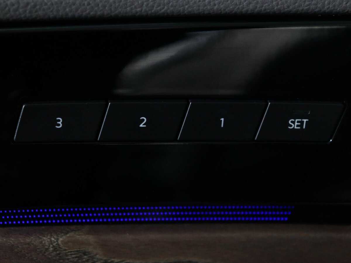 Volkswagen Touareg с пробегом — 2018 год. Фото: #20