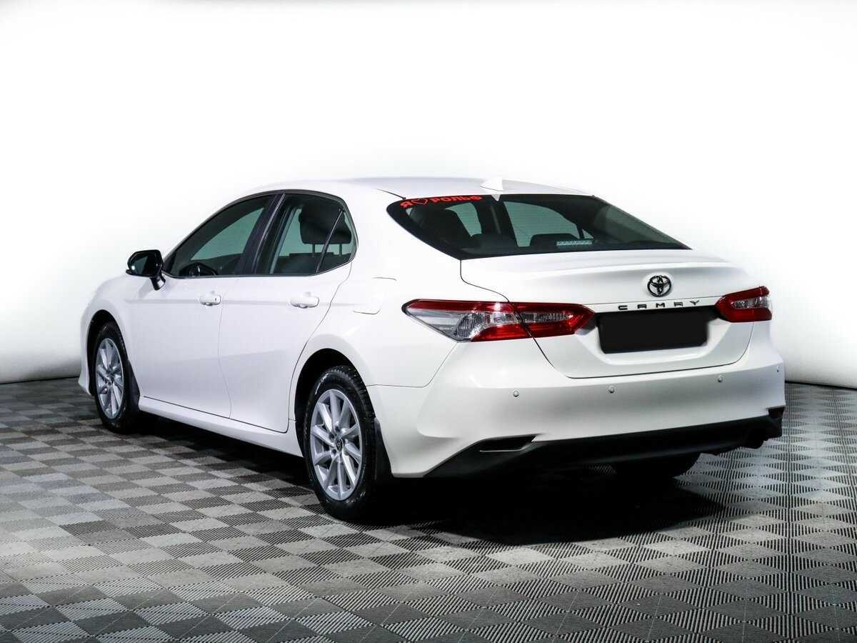 Toyota Camry с пробегом — 2021 год. Фото: #6