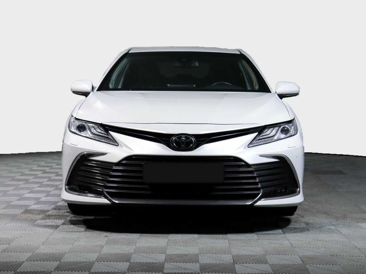 Toyota Camry с пробегом — 2021 год. Фото: #1