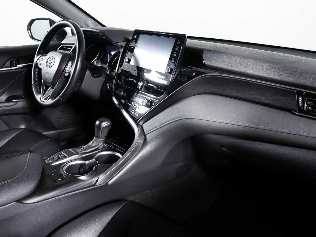 Toyota Camry с пробегом — 2021 год. Фото: #5