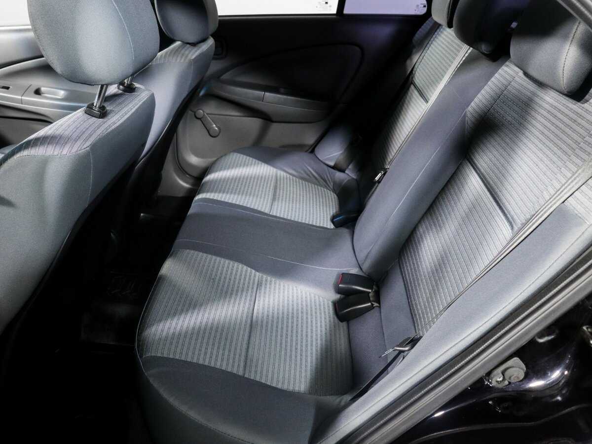 Nissan Almera Classic с пробегом — 2011 год. Фото: #6