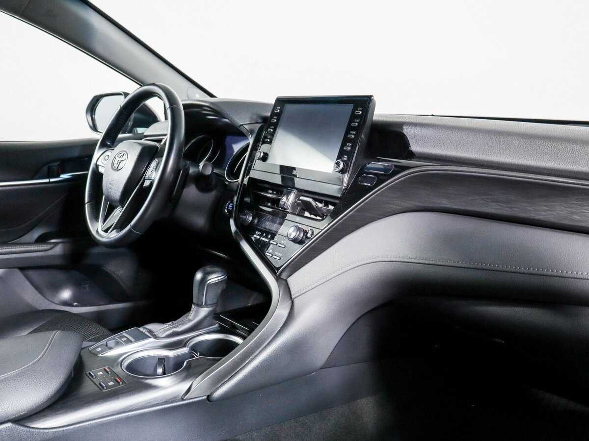 Toyota Camry с пробегом — 2021 год. Фото: #5