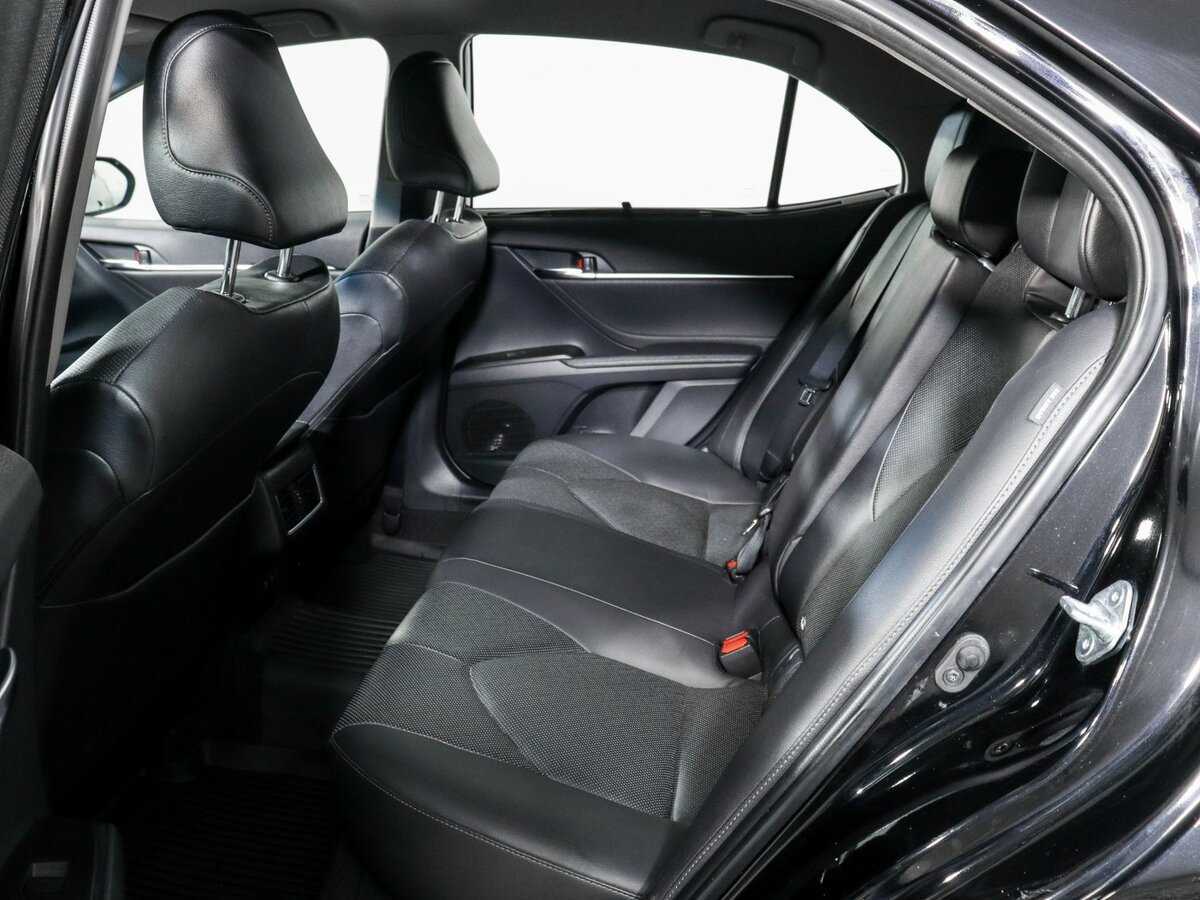 Toyota Camry с пробегом — 2021 год. Фото: #6