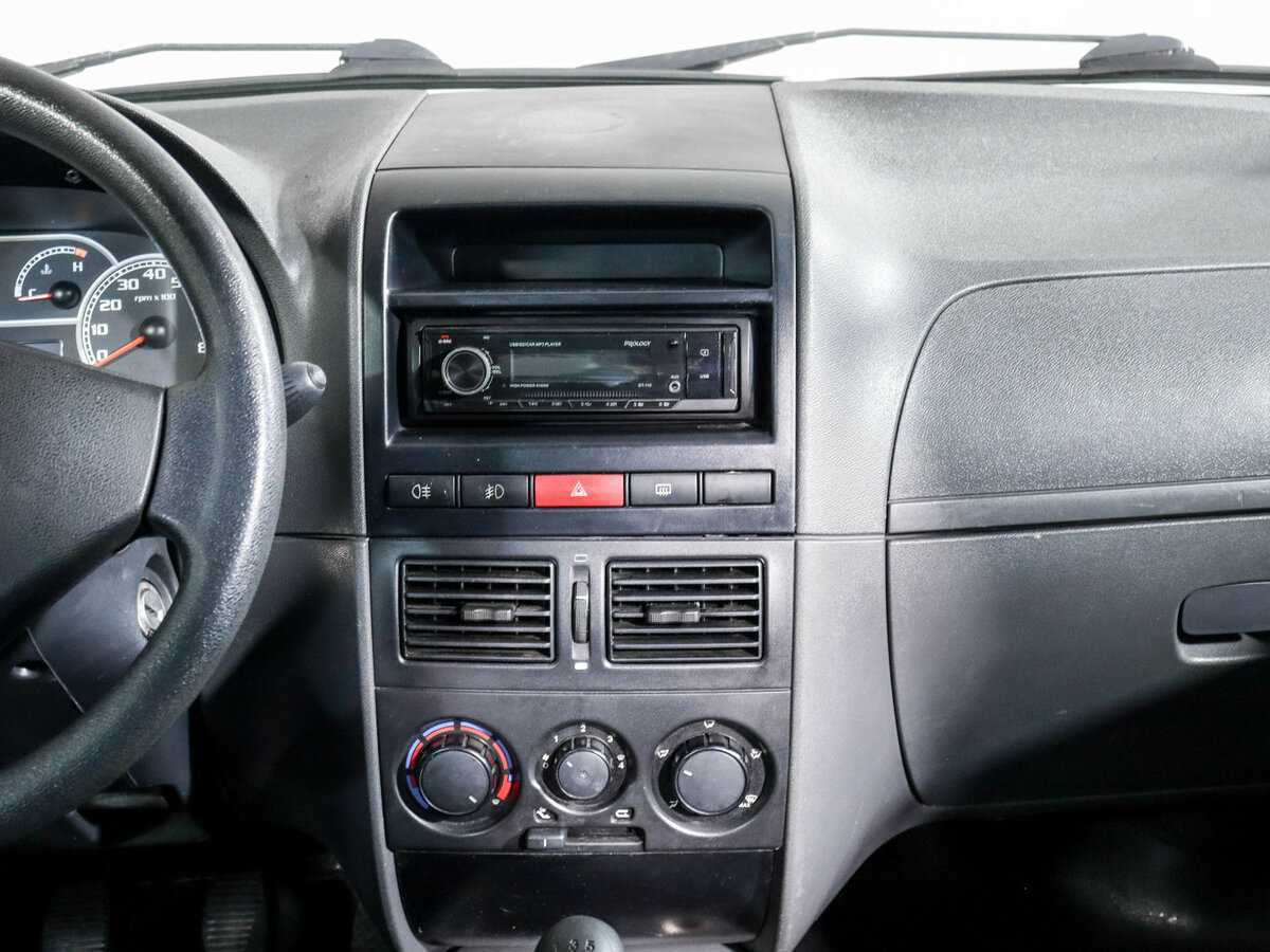 Fiat Albea с пробегом — 2008 год. Фото: #9