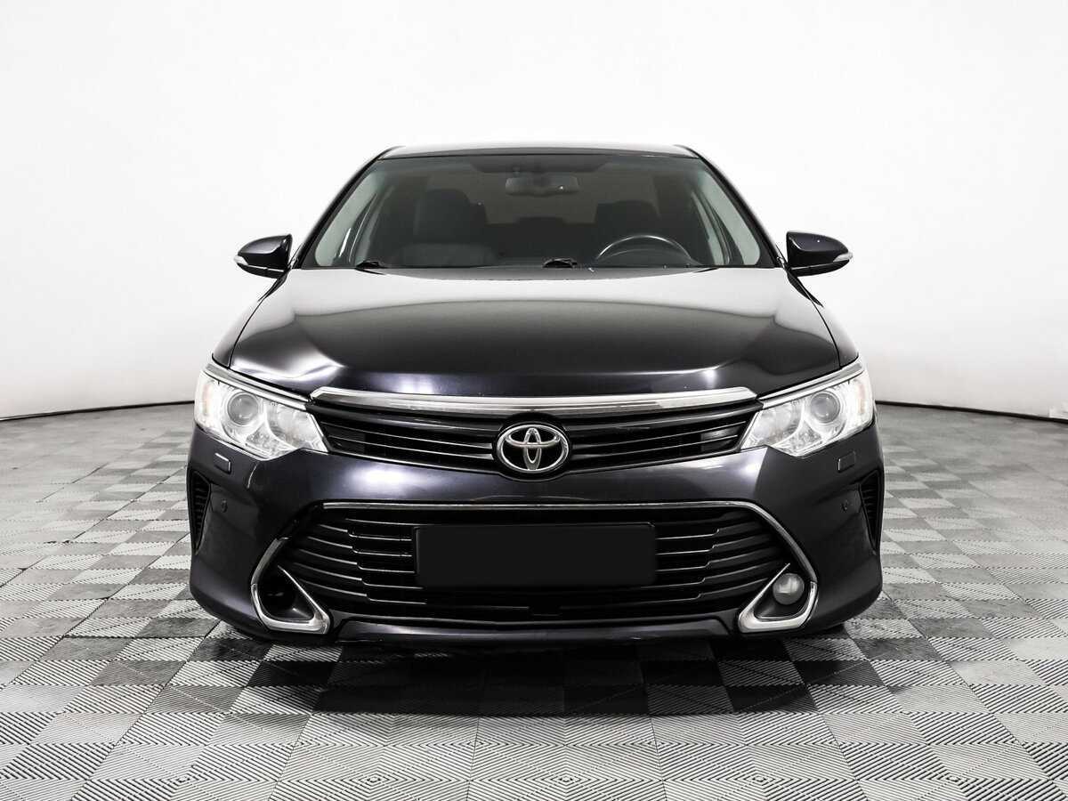 Toyota Camry с пробегом — 2016 год. Фото: #1