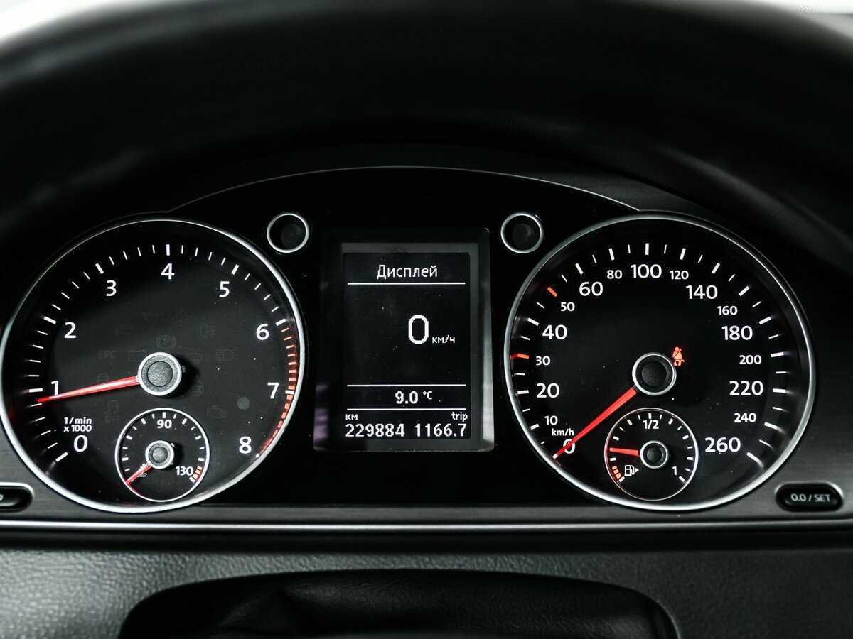 Volkswagen Passat с пробегом — 2011 год. Фото: #9