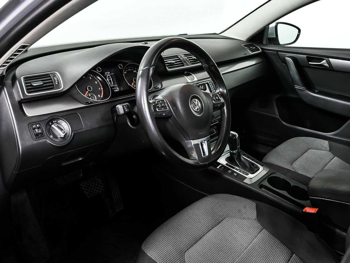 Volkswagen Passat с пробегом — 2011 год. Фото: #11