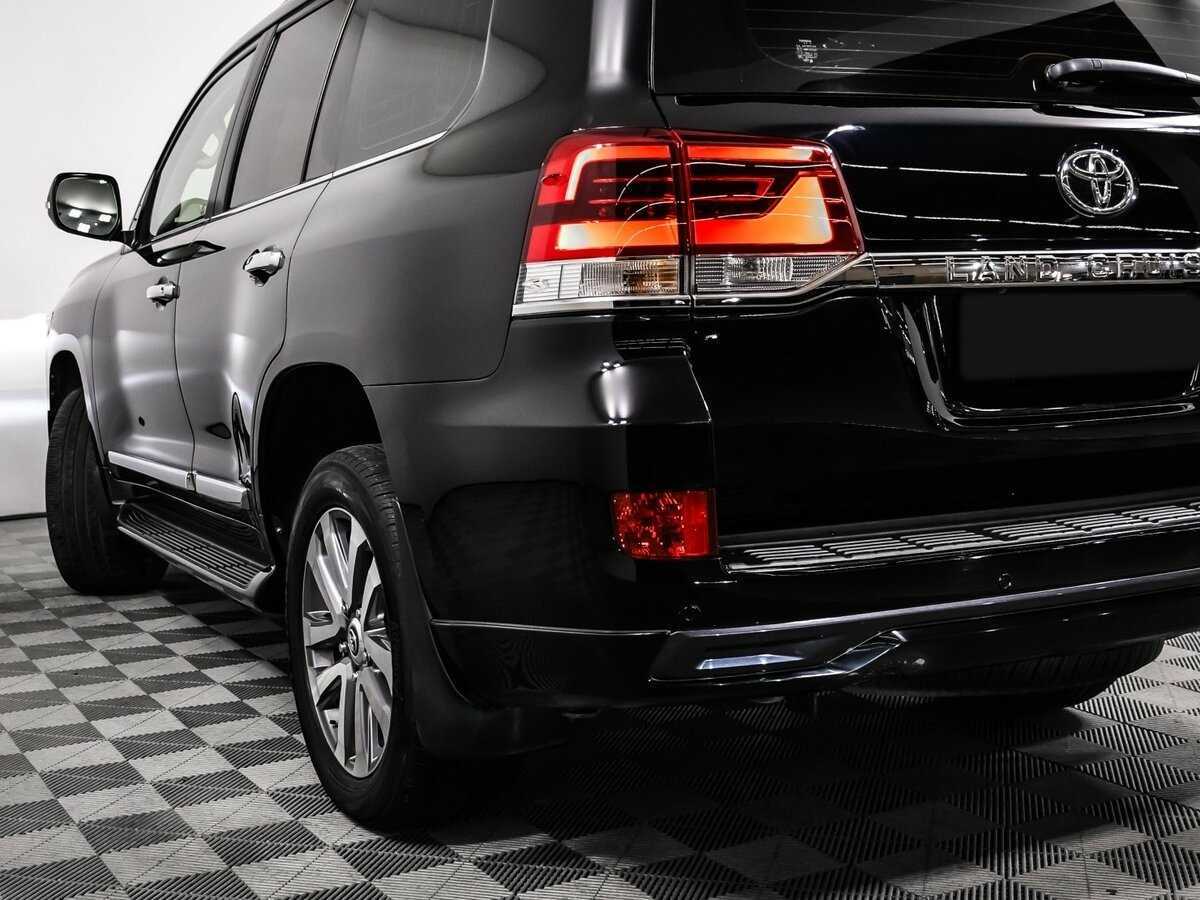 Toyota Land Cruiser с пробегом — 2017 год. Фото: #17