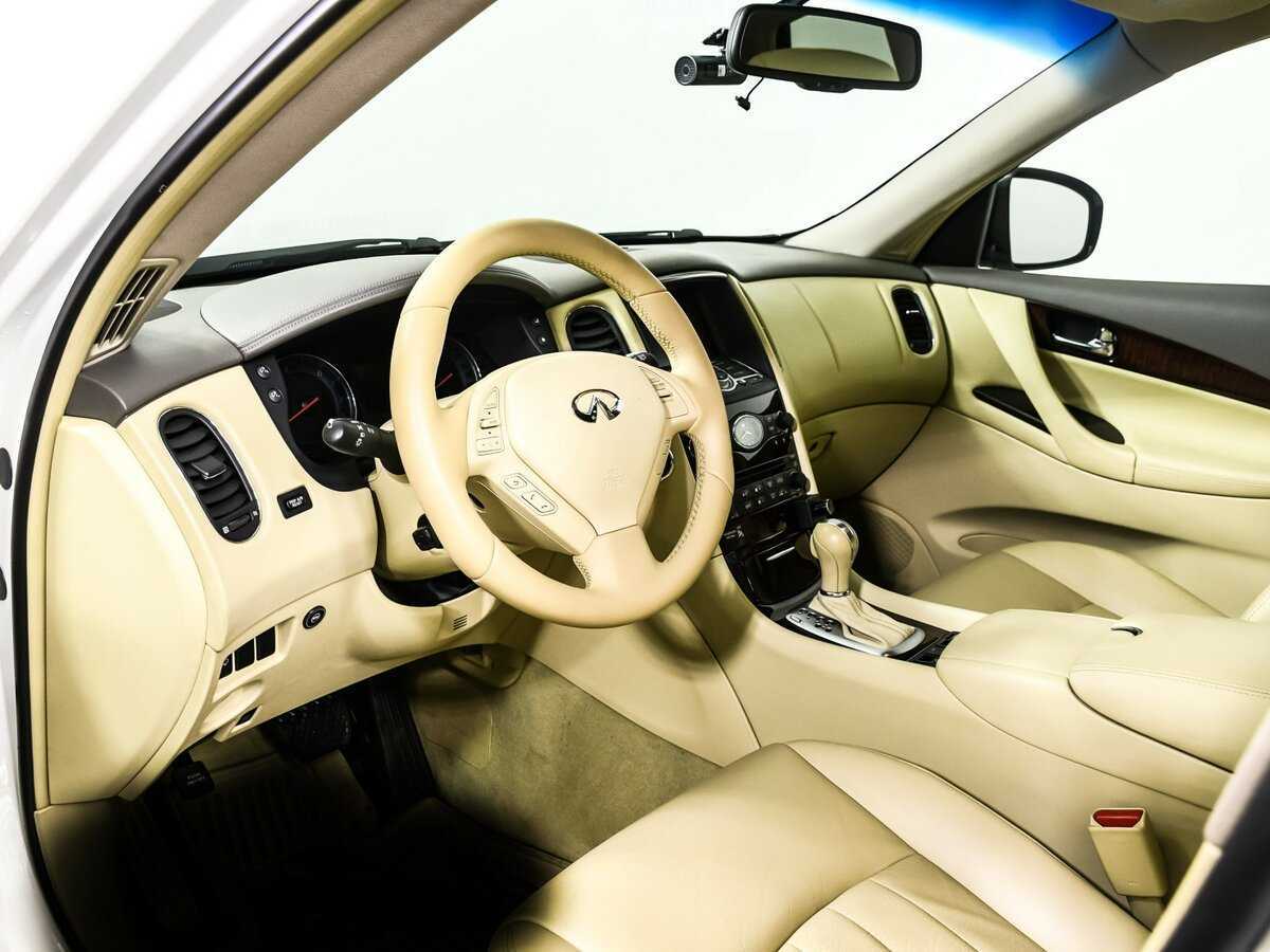 Infiniti EX с пробегом — 2008 год. Фото: #12