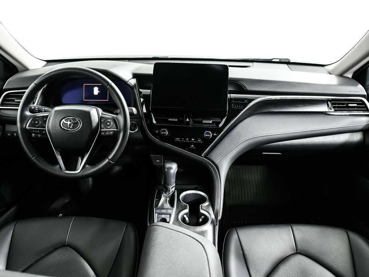 Toyota Camry с пробегом — 2023 год. Фото: #10