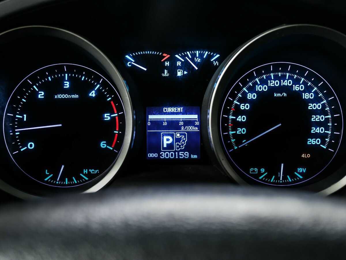 Toyota Land Cruiser с пробегом — 2010 год. Фото: #9