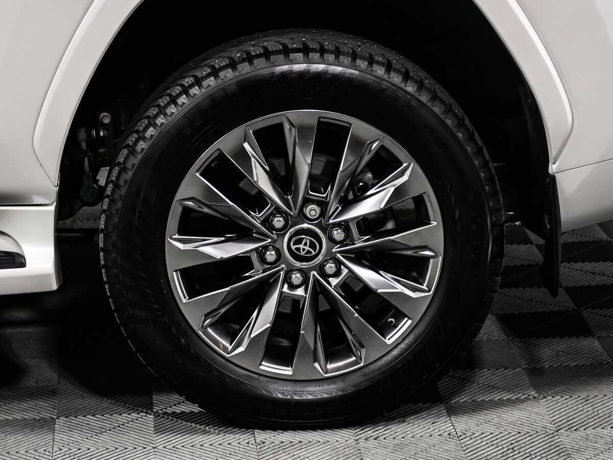 Toyota Land Cruiser с пробегом — 2022 год. Фото: #17