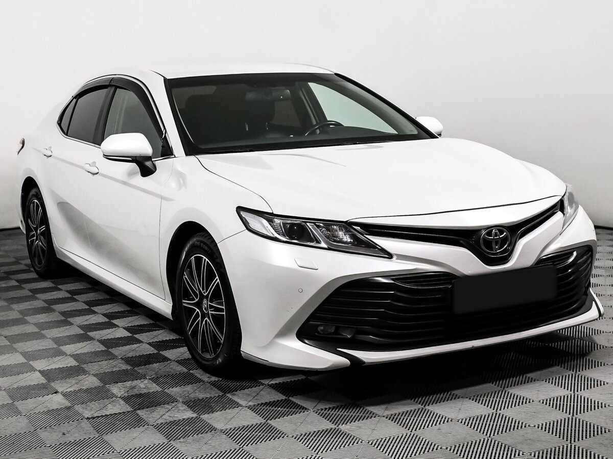 Toyota Camry с пробегом — 2018 год. Фото: #2