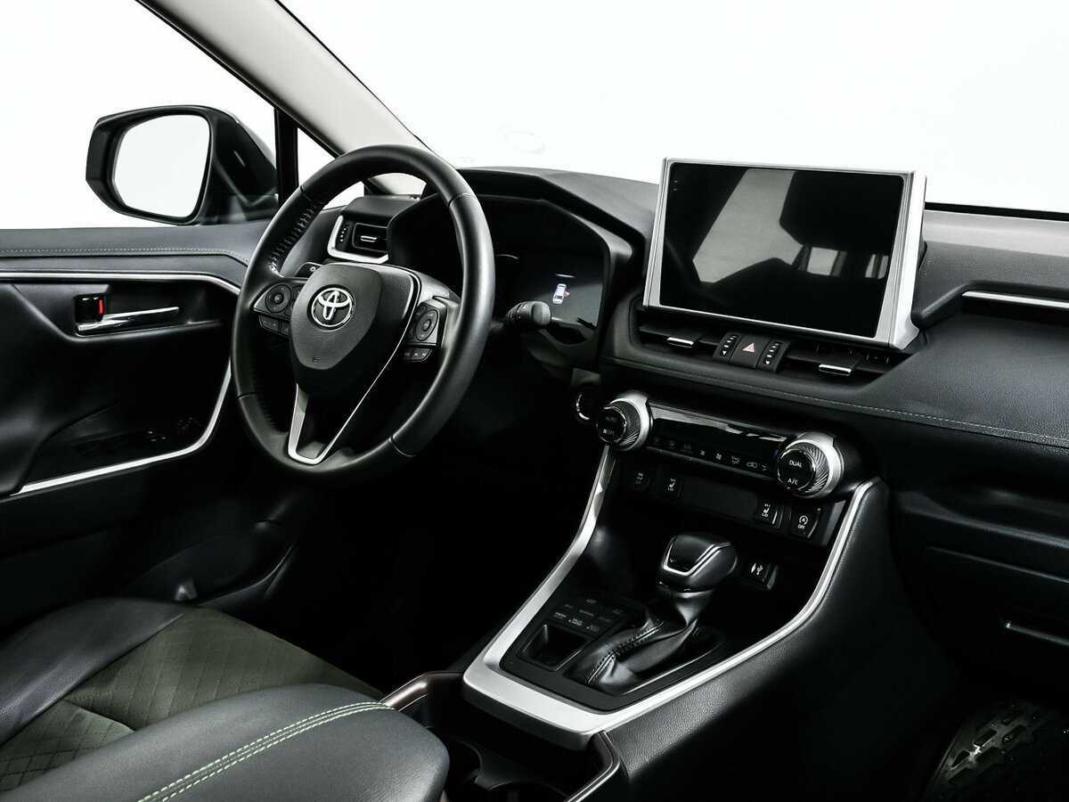 Toyota RAV4 с пробегом — 2023 год. Фото: #8