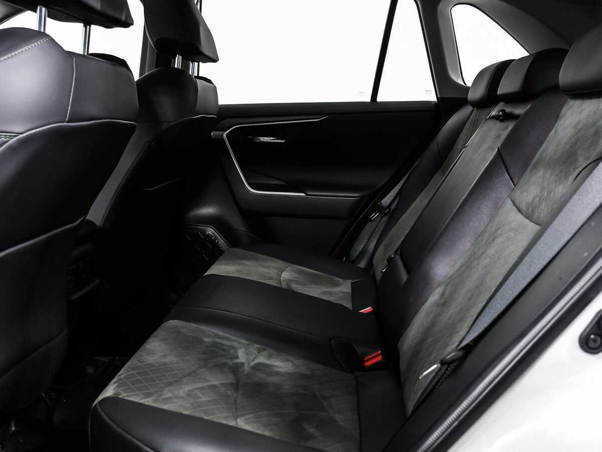 Toyota RAV4 с пробегом — 2023 год. Фото: #12