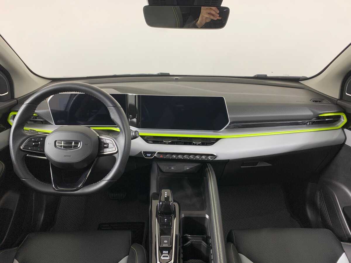 Geely Coolray с пробегом — 2023 год. Фото: #12