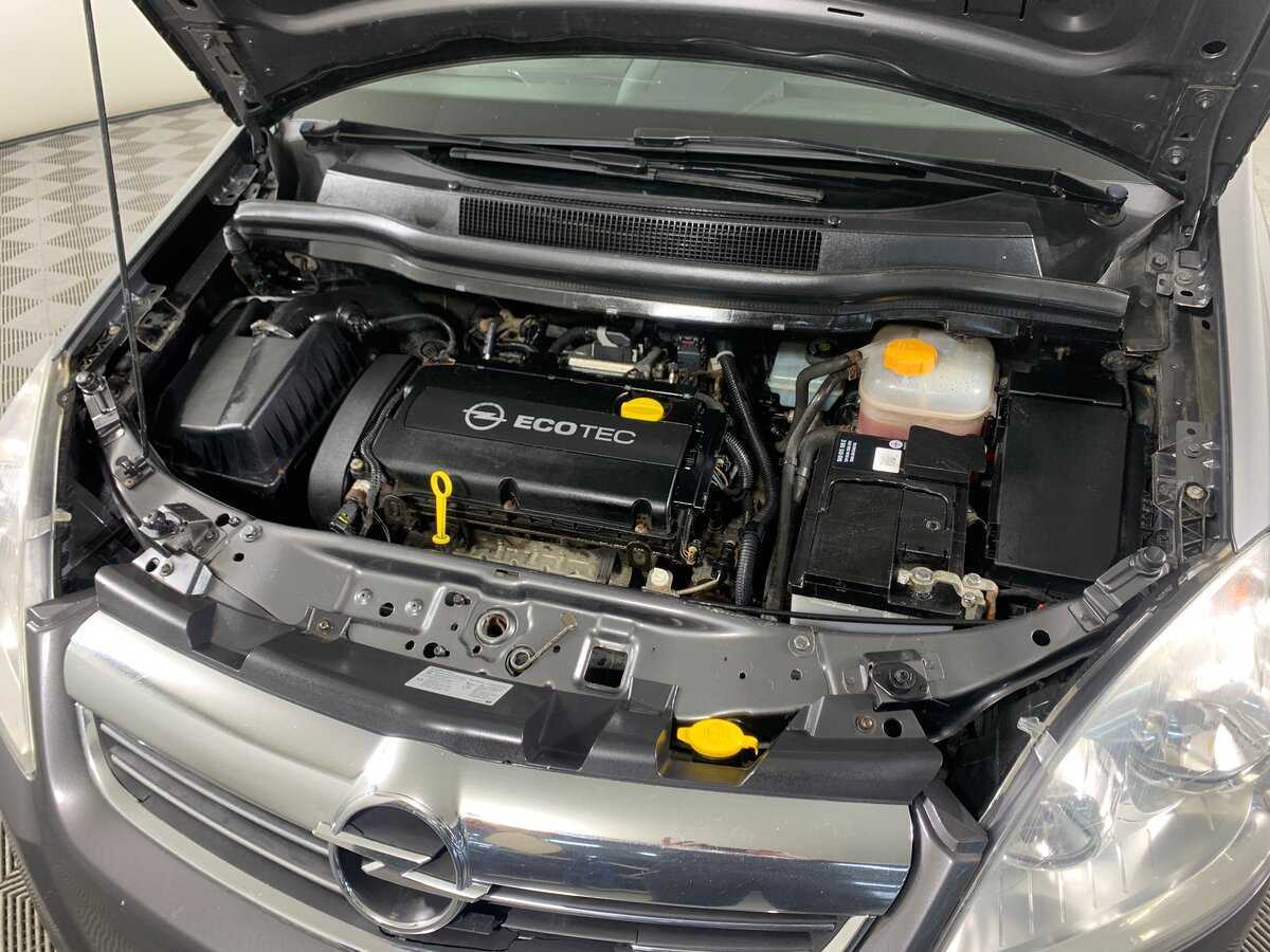 Opel Zafira с пробегом — 2010 год. Фото: #10