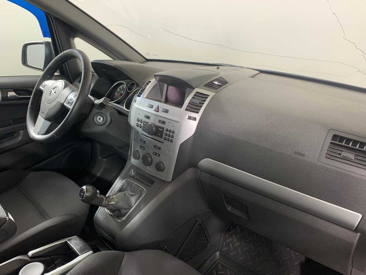 Opel Zafira с пробегом — 2010 год. Фото: #13