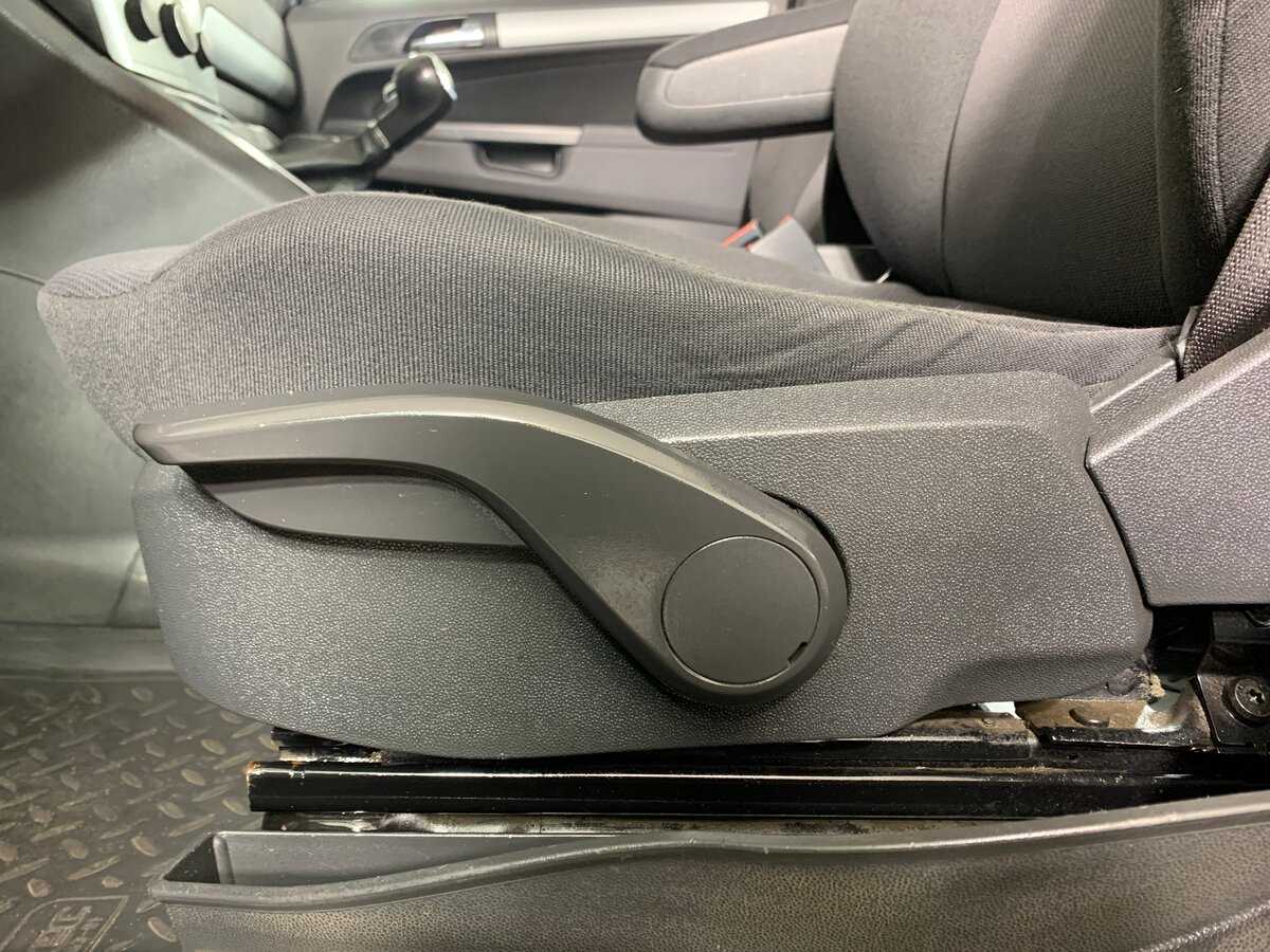 Opel Zafira с пробегом — 2010 год. Фото: #16