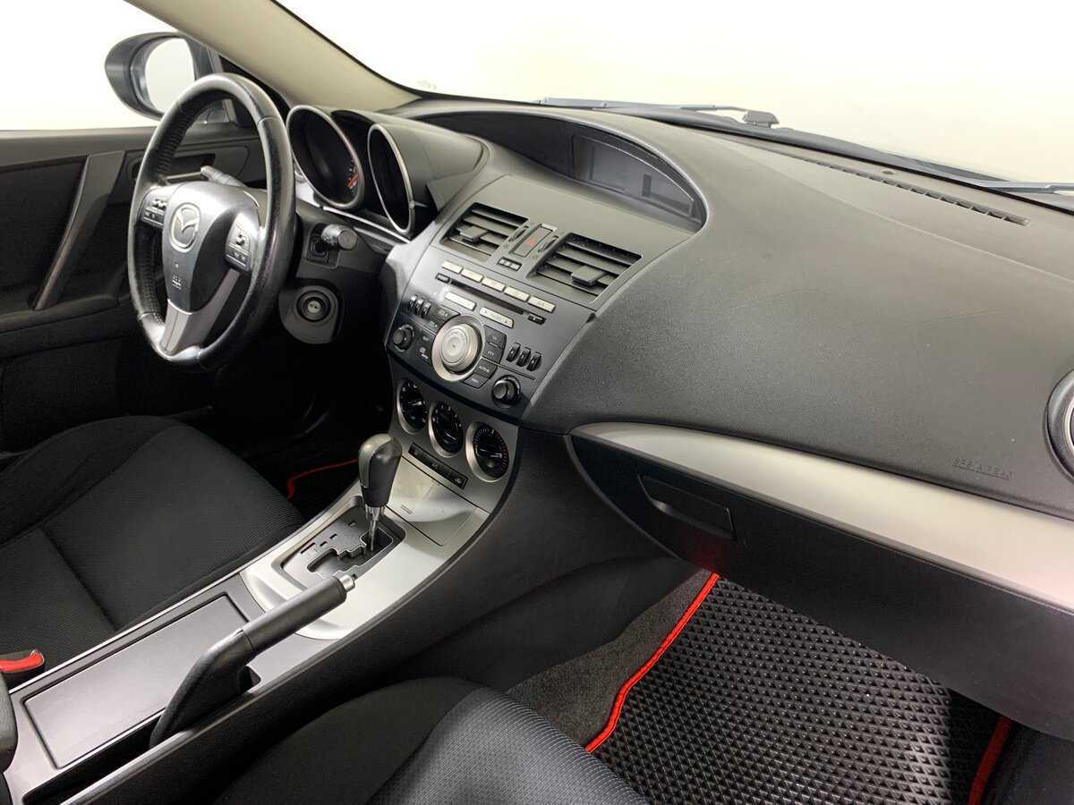 Mazda 3 с пробегом — 2011 год. Фото: #13